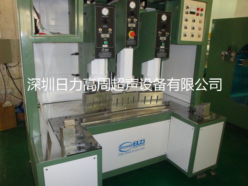 汽車門板多點(diǎn)焊接機(jī)