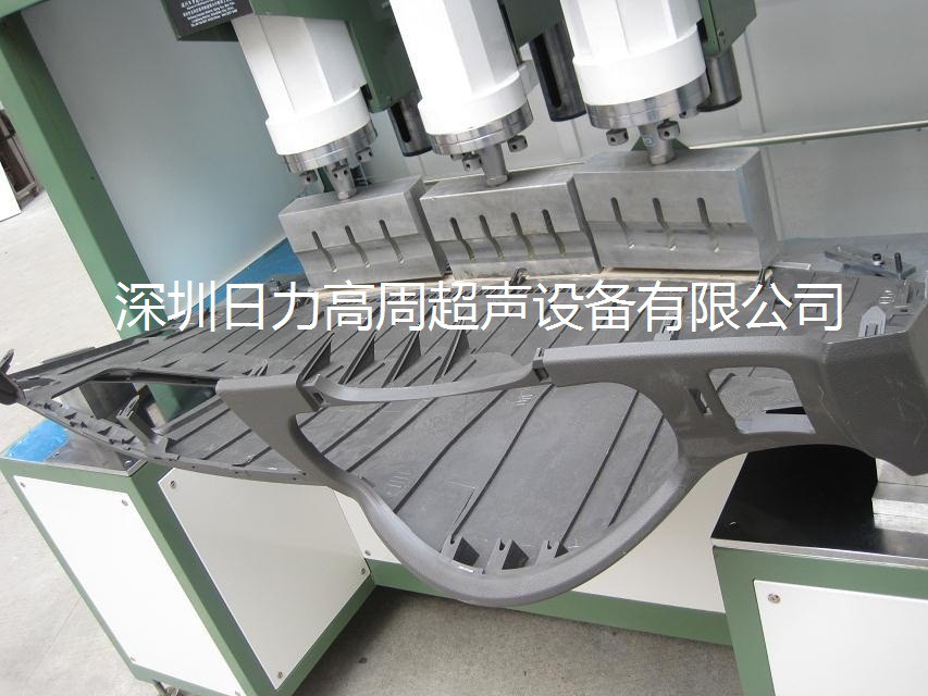 汽車門板多點(diǎn)焊接機(jī)