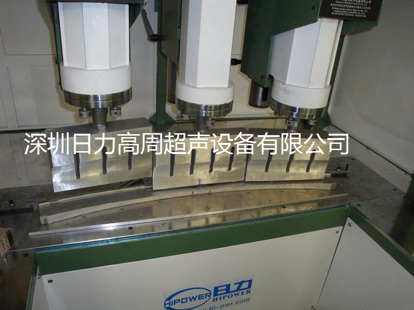 汽車門板多點(diǎn)焊接機(jī)